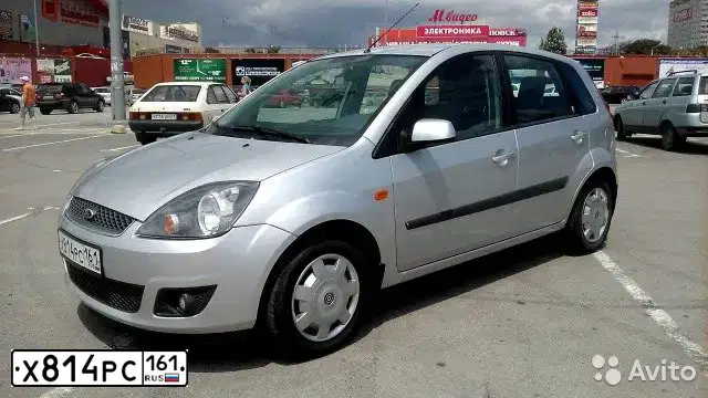 Фото автомобиля FORD FIESTA / ASPIRE, 2008 — госномер К800АТ82. Цвет: СЕРЕБРИСТЫЙ