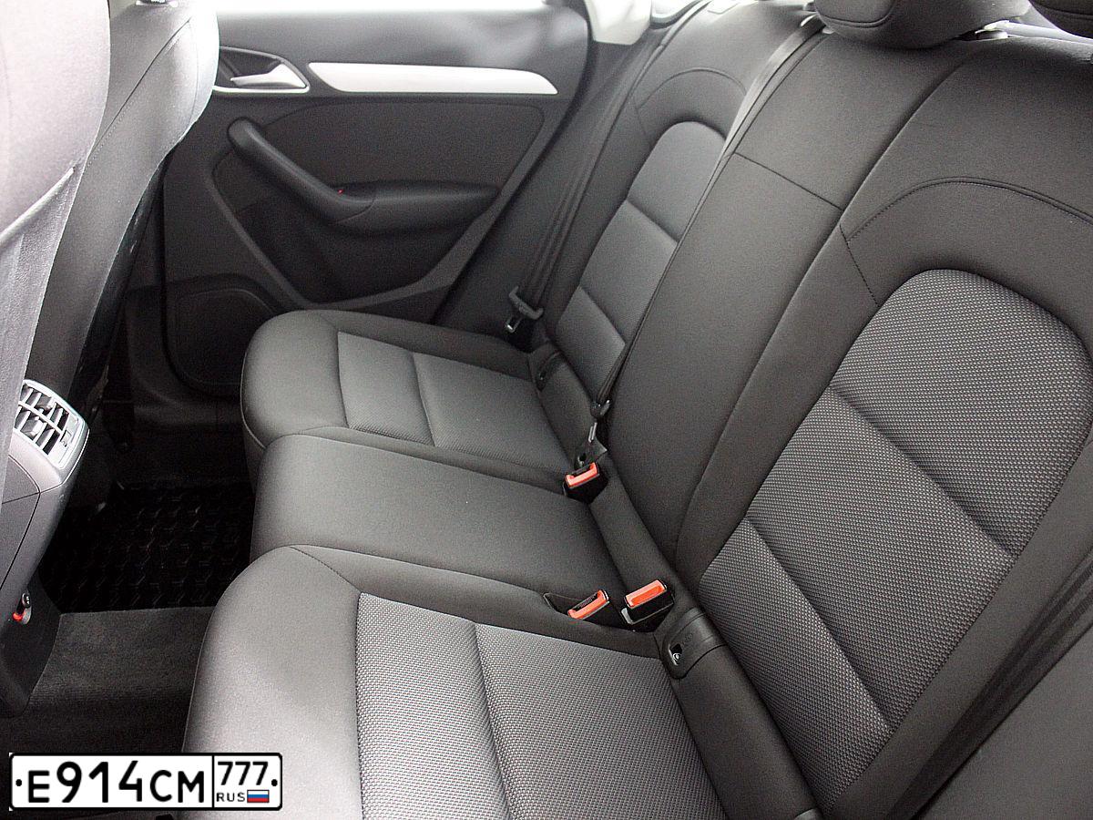 Фото автомобиля AUDI Q3, 2016 — госномер Е914СМ777. Цвет: Белый