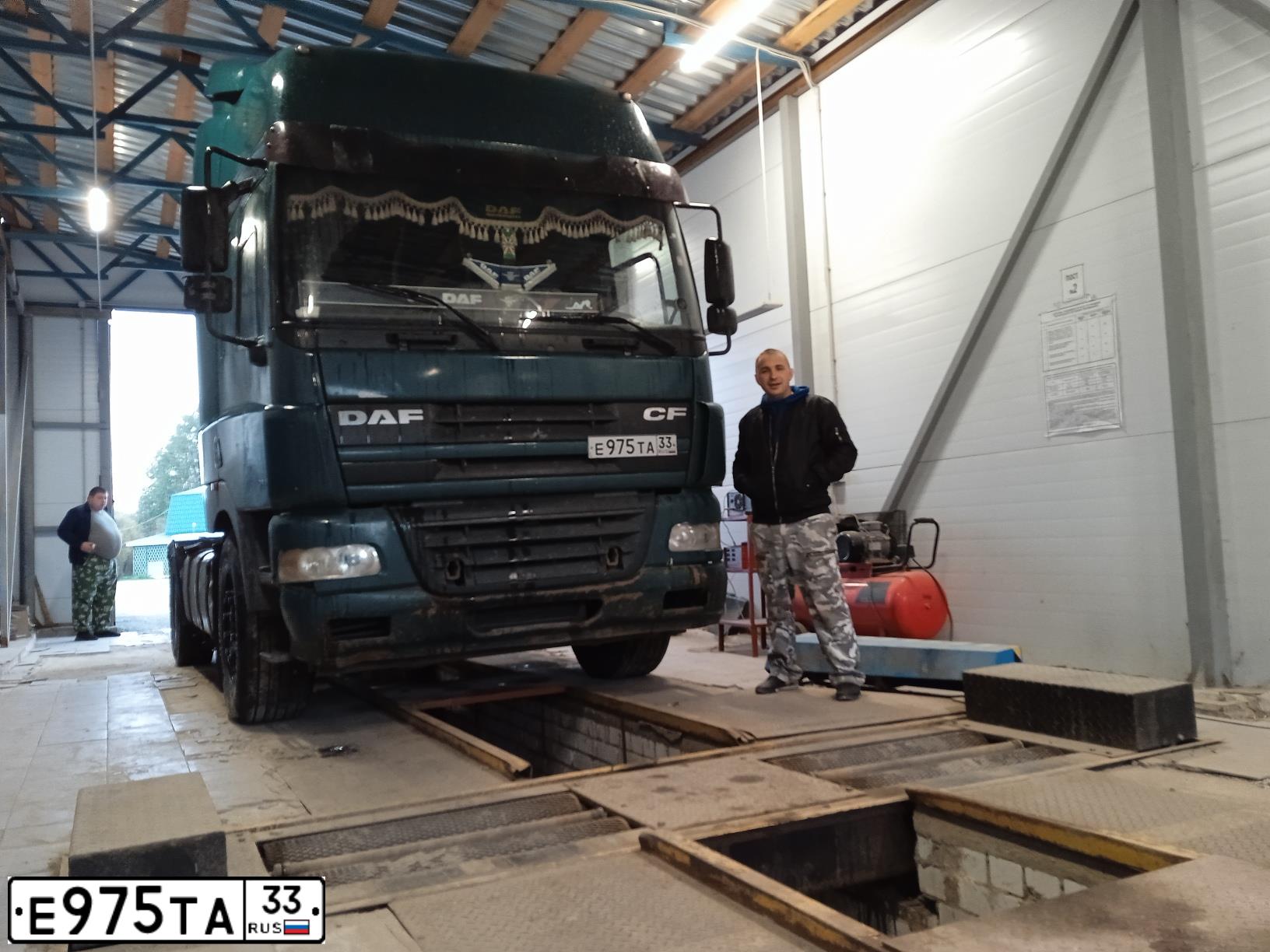Фото автомобиля DAF CF 75 FA /4X2/, 2004 — госномер К854ТЕ197. Цвет: ЗЕЛЕНЫЙ