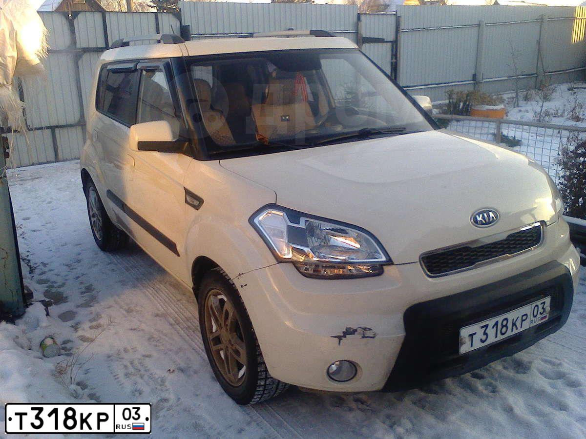 Фото автомобиля KIA SOUL, 2010 — госномер В760КТ138. Цвет: БЕЖЕВЫЙ