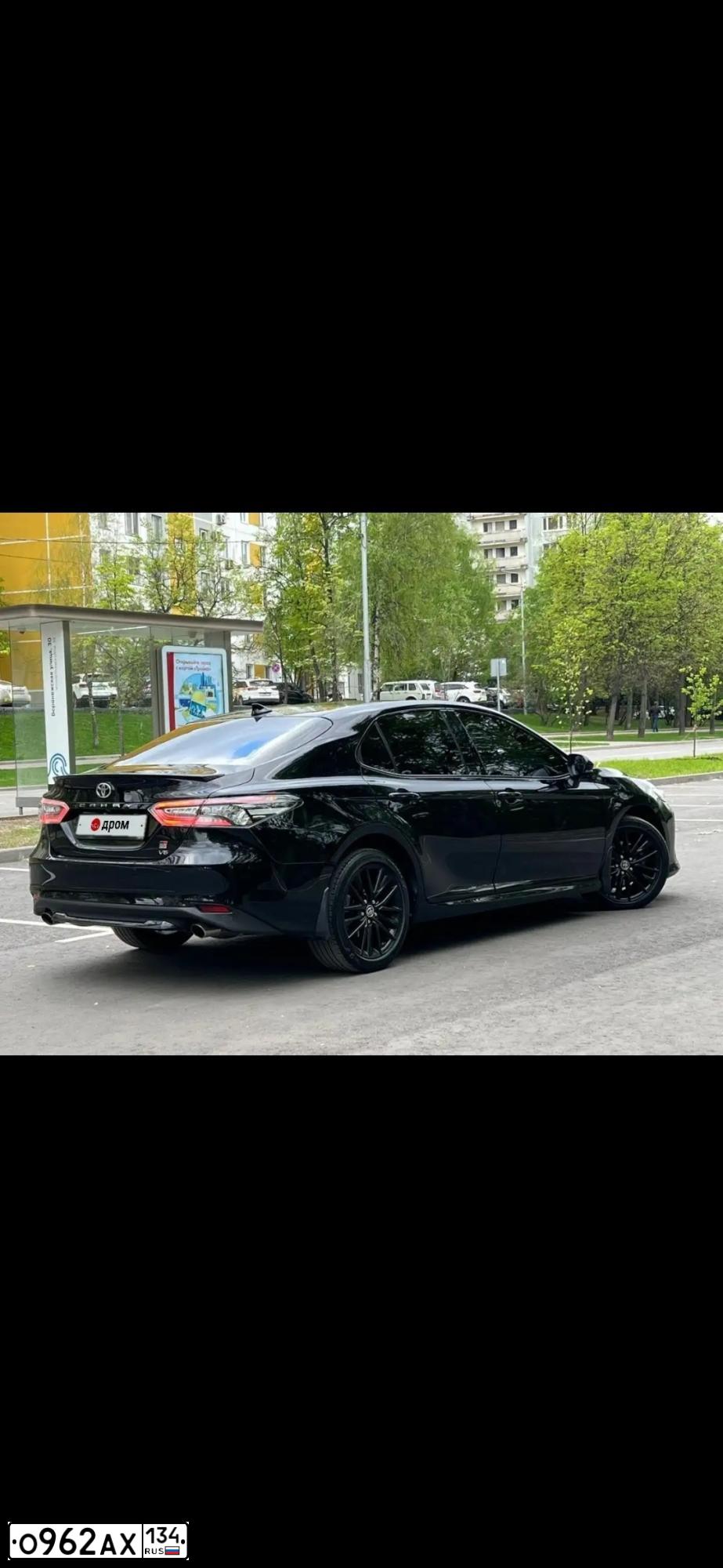 Фото автомобиля TOYOTA CAMRY, 2021 — госномер Р706СН126. Цвет: ЧЕРНЫЙ