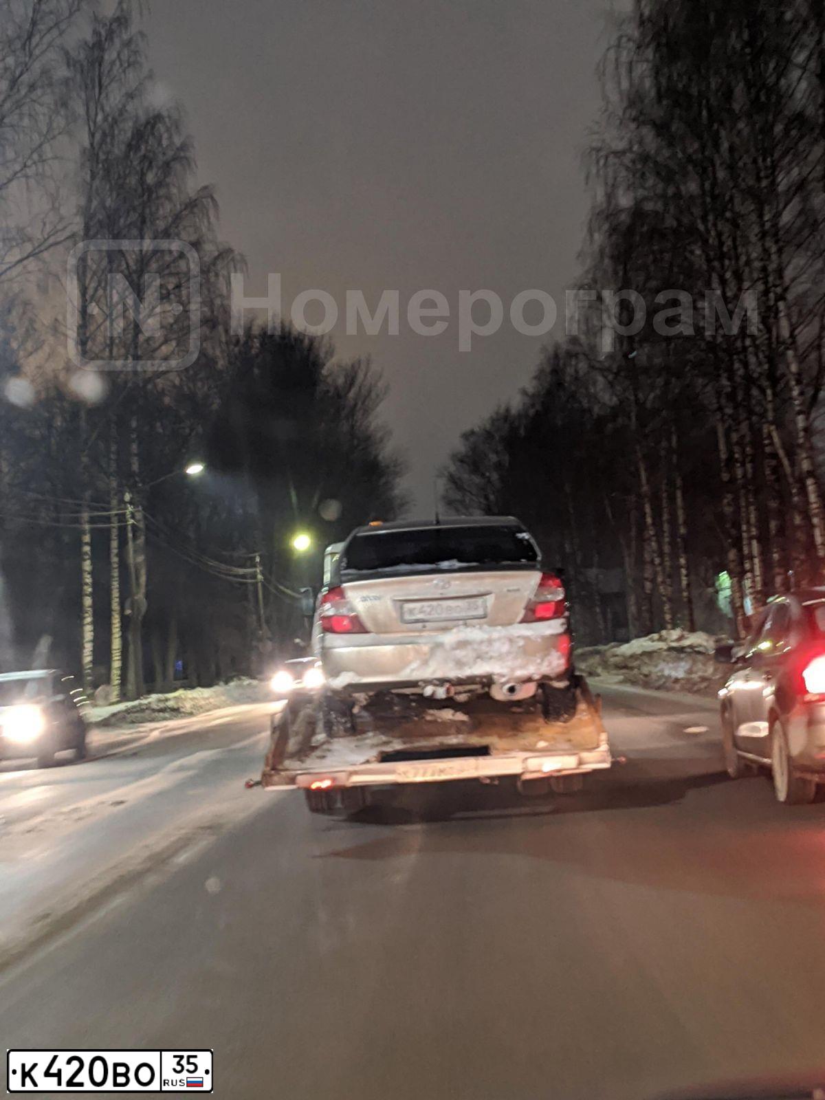 Фото автомобиля TOYOTA CAMRY, 2003 — госномер К420ВО35. Цвет: БЕЖЕВЫЙ
