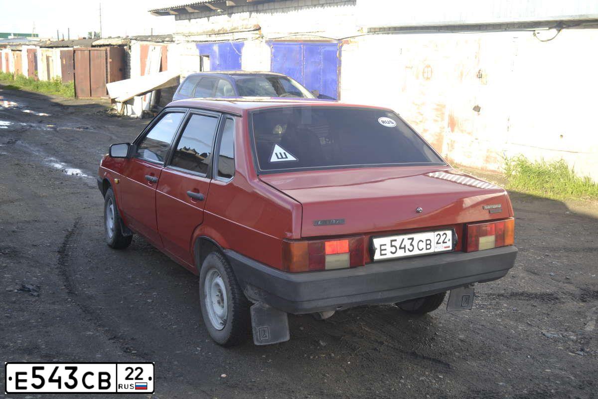 Фото автомобиля LADA 2109 SAMARA, 1995 — госномер Е543СВ22. Цвет: РУБИН
