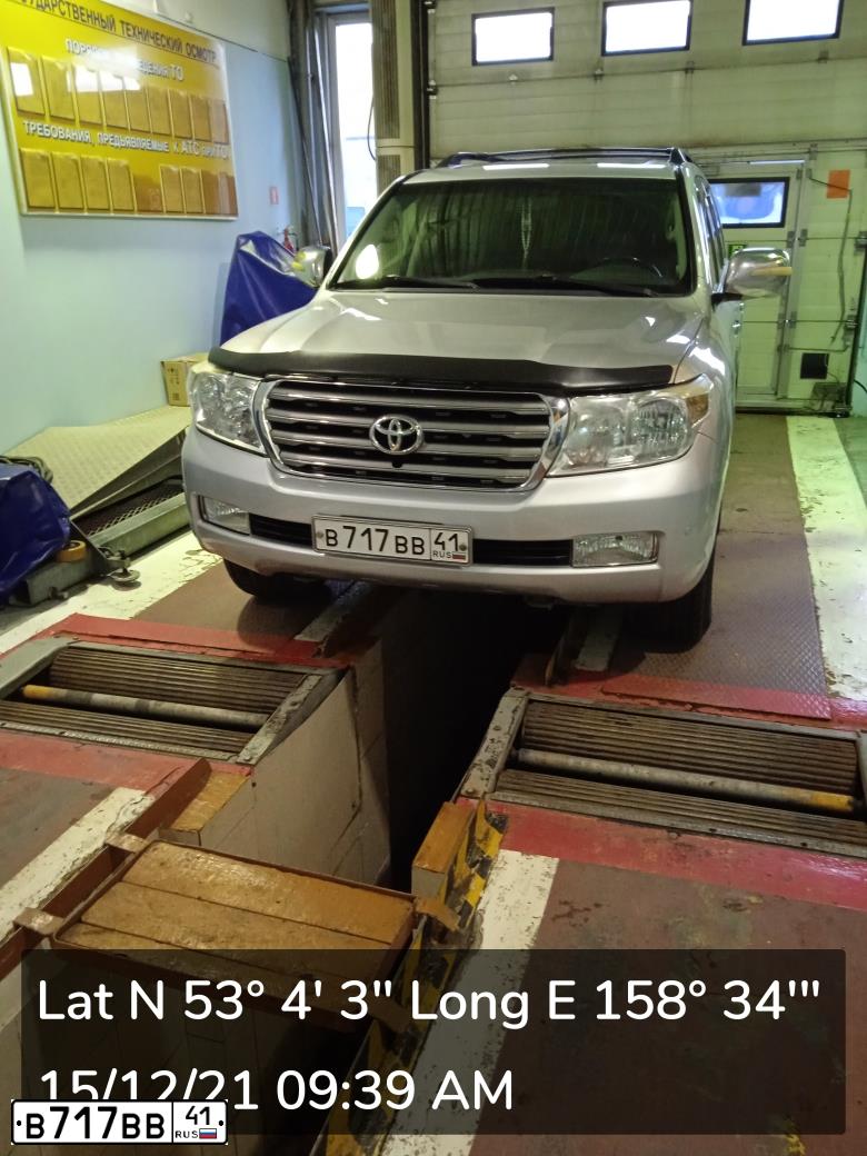 Фото автомобиля TOYOTA LANDCRUISER 200, 2007 — госномер М007ОА177. Цвет: СЕРЕБРИСТЫЙ