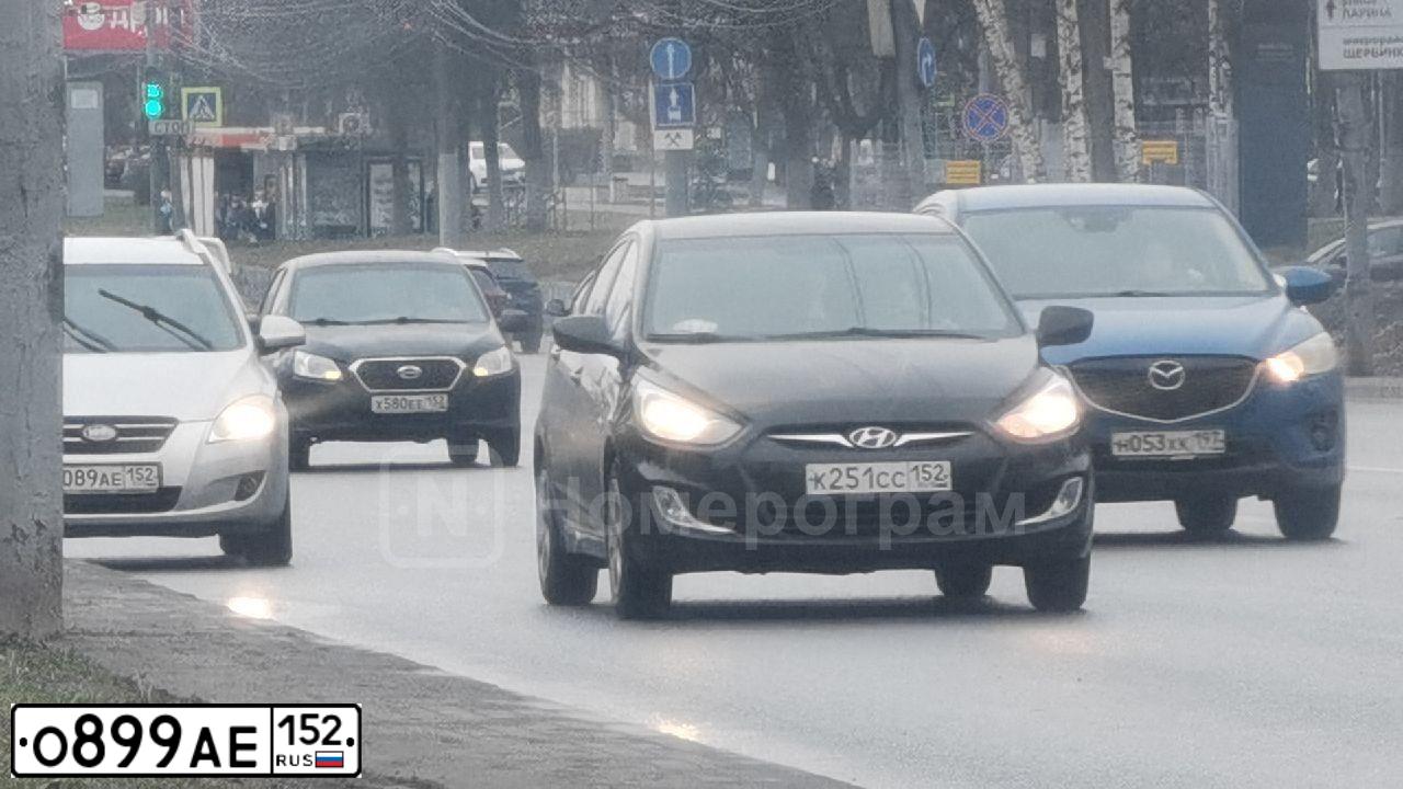 Фото автомобиля KIA RIO, 2013 — госномер О899АЕ152. Цвет: КРАСНЫЙ