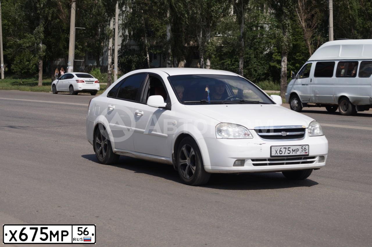 Фото автомобиля CHEVROLET LACETTI, 2010 — госномер Х675МР56. Цвет: БЕЛЫЙ