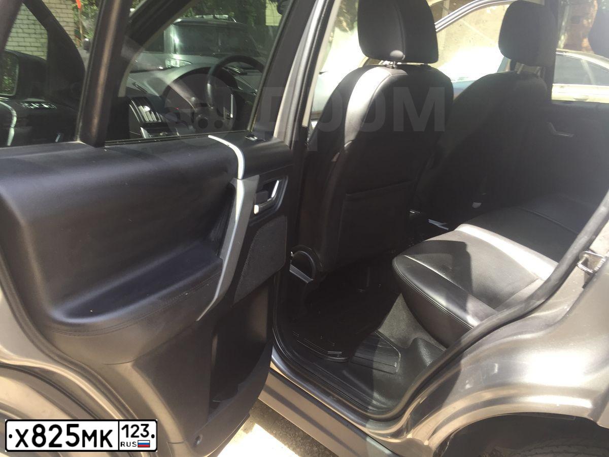 Фото автомобиля LANDROVER FREELANDER, 2008 — госномер Е761МЕ82. Цвет: ТЕМНО-СЕРЫЙ