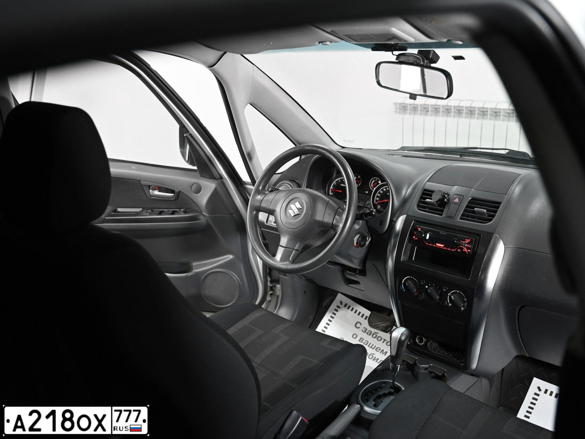 Фото автомобиля SUZUKI SX4, 2010 — госномер Н962ОС180