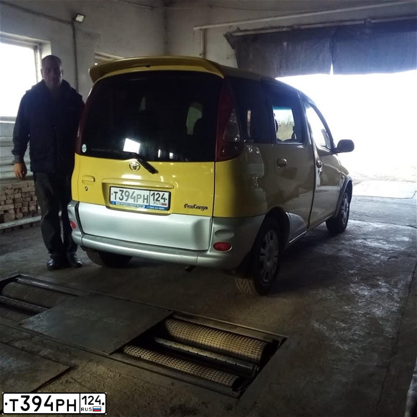 Фото автомобиля TOYOTA FUNCARGO, 2001 — госномер О272УА124