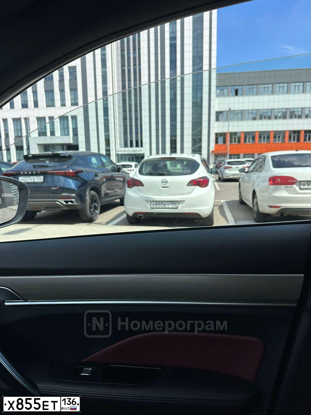 Фото автомобиля OPEL ASTRA, 2012 — госномер У081РН31