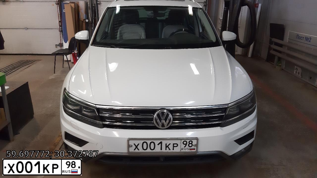 Фото автомобиля VOLKSWAGEN TIGUAN, 2012 — госномер С303ВС178. Цвет: ЧЕРНЫЙ