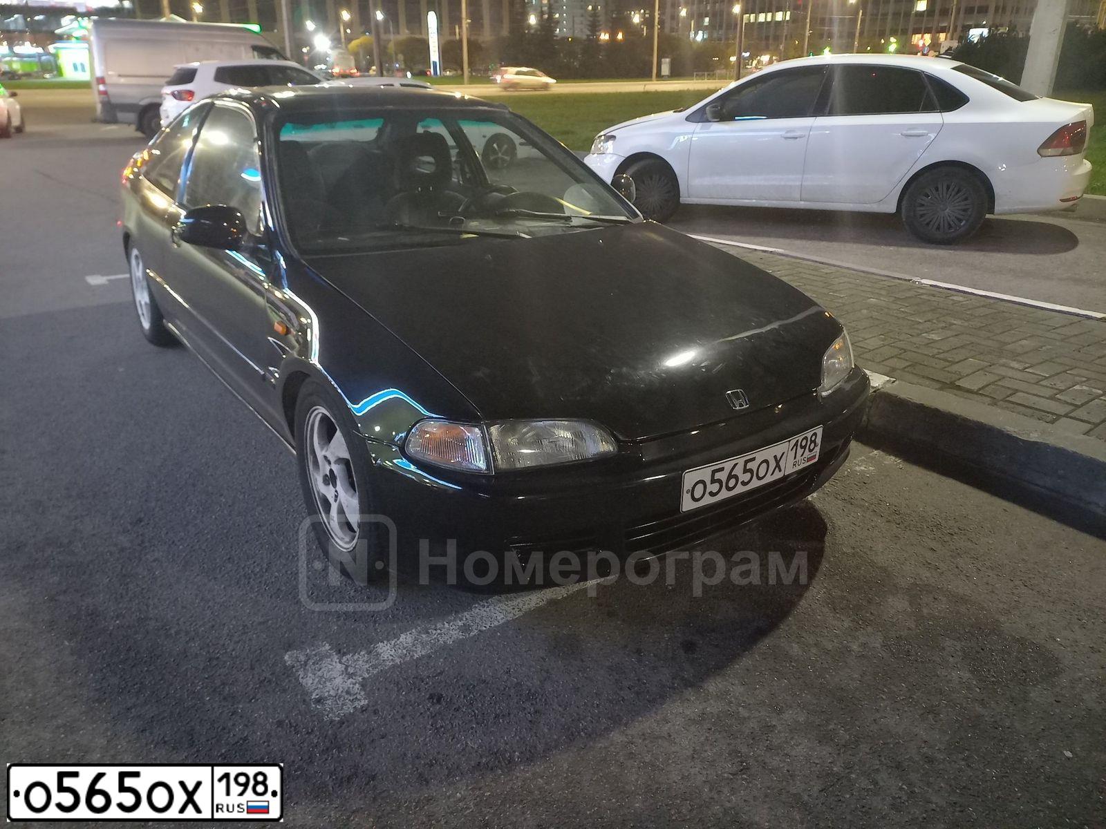 Фото автомобиля HONDA CIVIC, 1995 — госномер Е113КК190. Цвет: ЧЕРНЫЙ