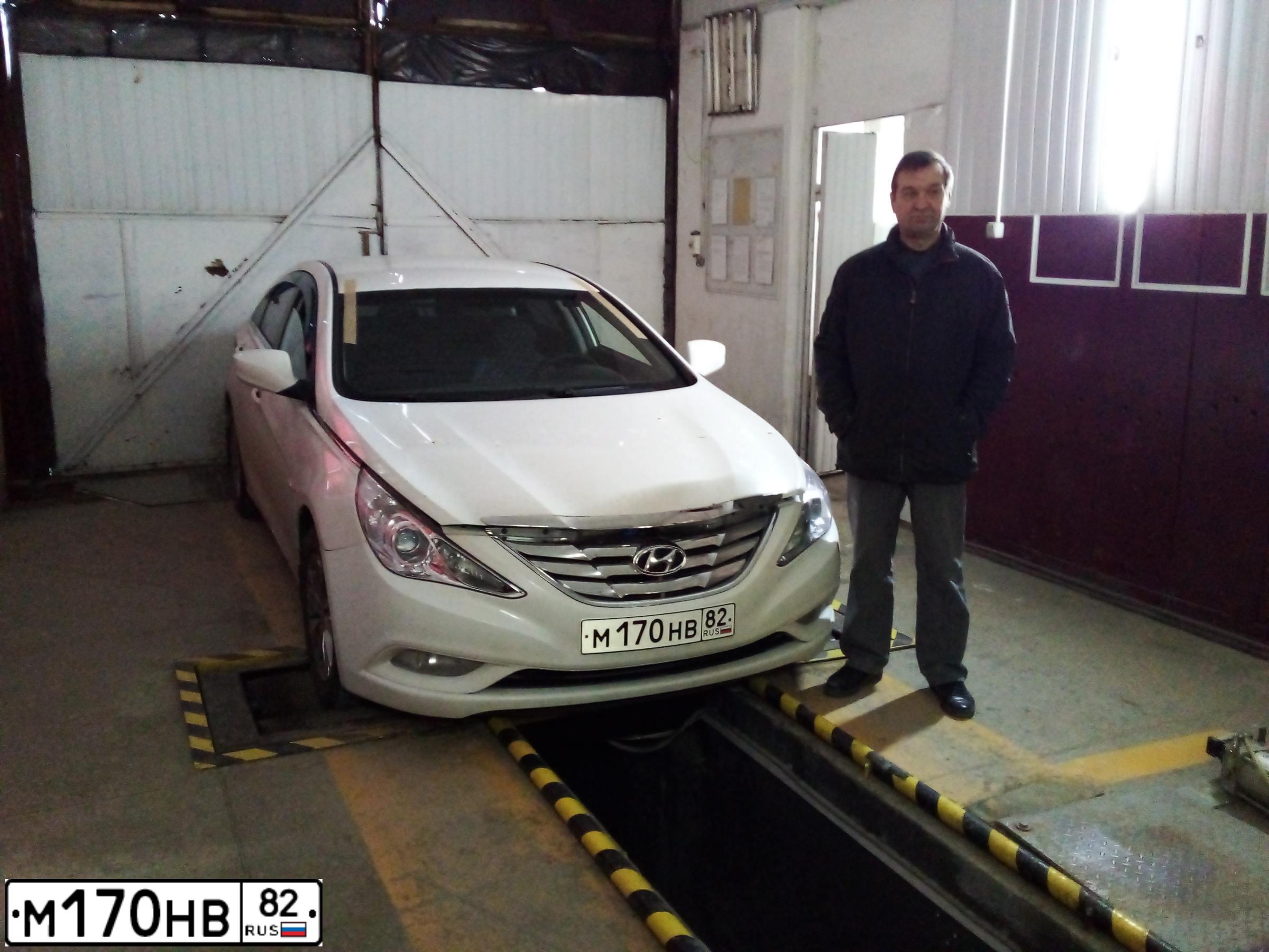 Фото автомобиля HYUNDAI SONATA, 2011 — госномер М170НВ82. Цвет: Белый