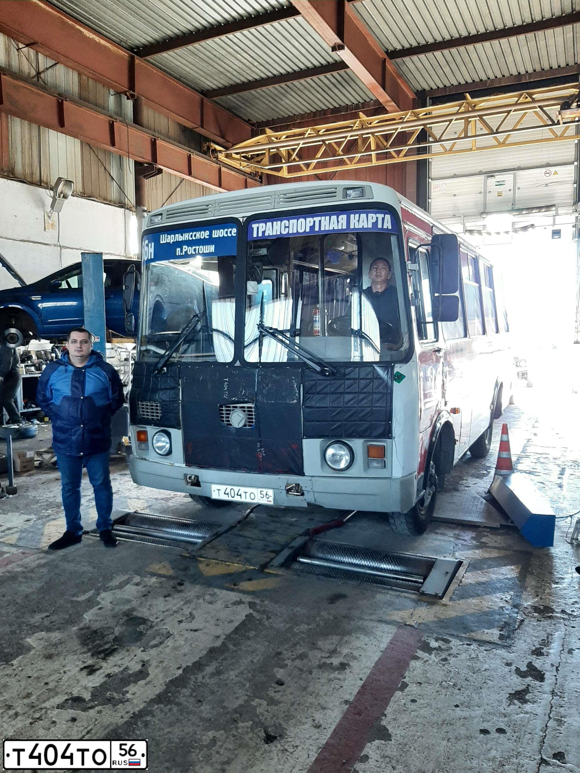 Фото автомобиля PAZ 3205, 2012 — госномер Т404ТО56. Цвет: БЕЛЫЙ