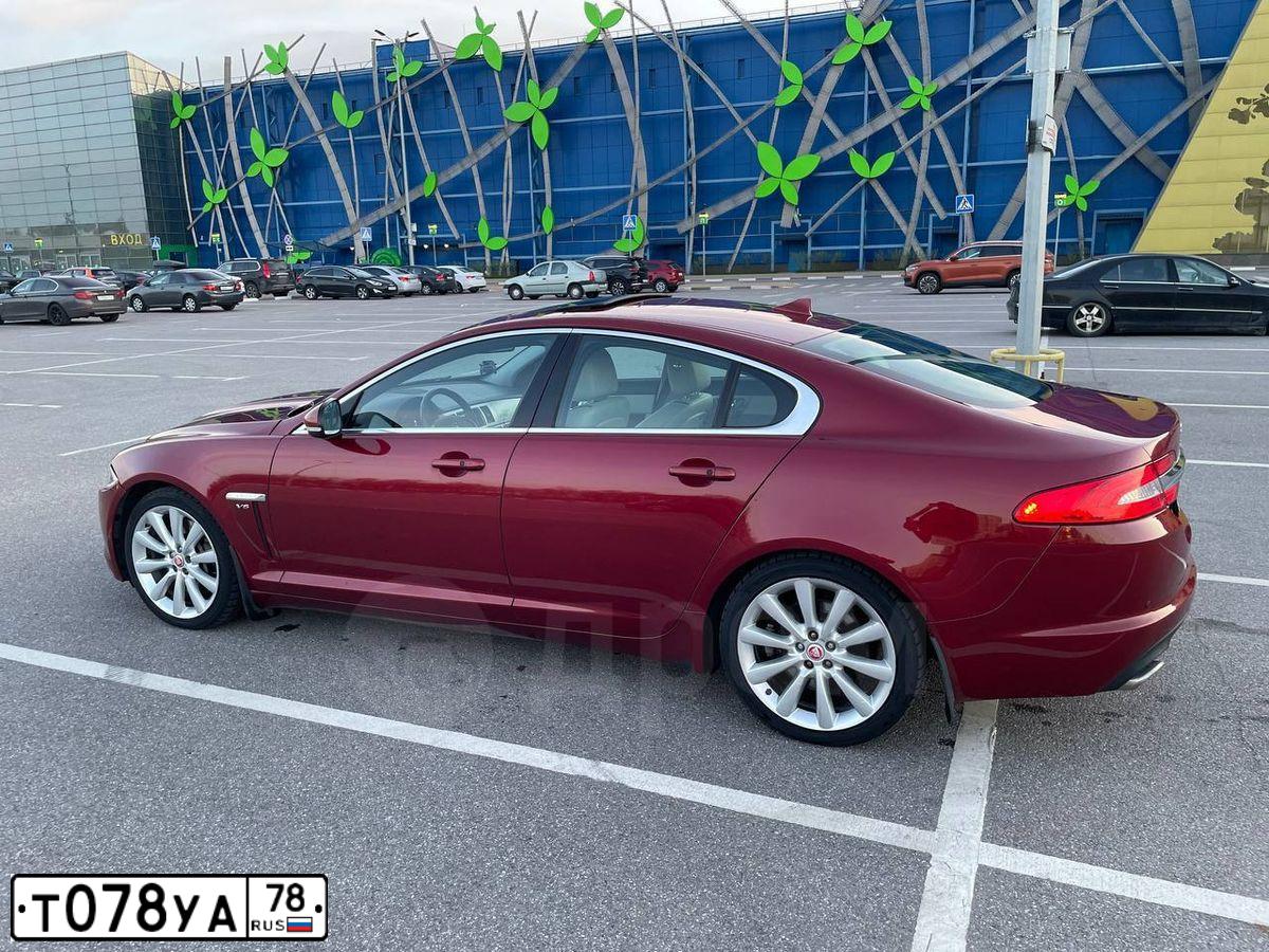 Фото автомобиля JAGUAR XF, 2013 — госномер Т182ТР196. Цвет: Красный