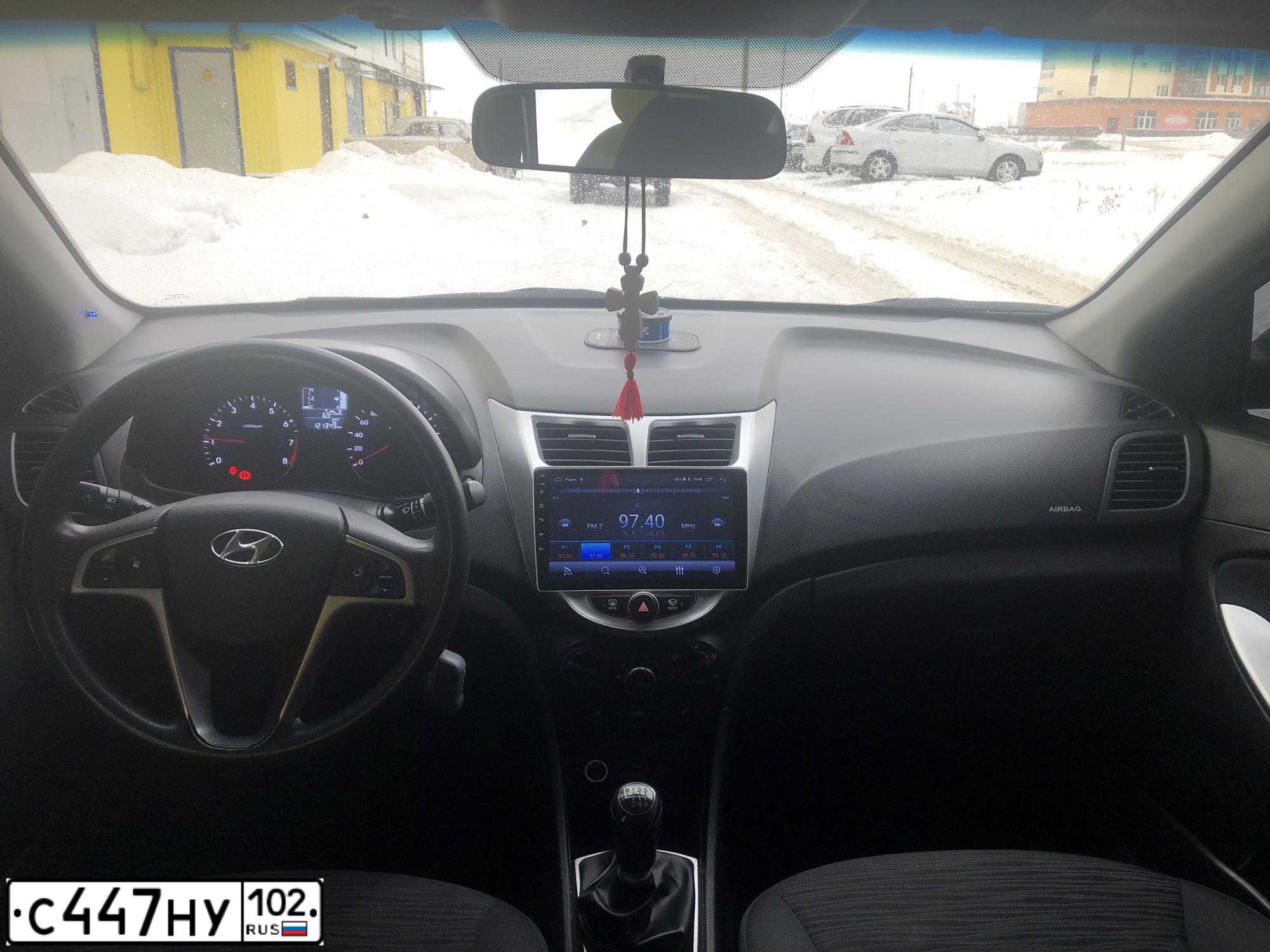 Фото автомобиля HYUNDAI SOLARIS, 2015 — госномер С447НУ102. Цвет: Серебристый