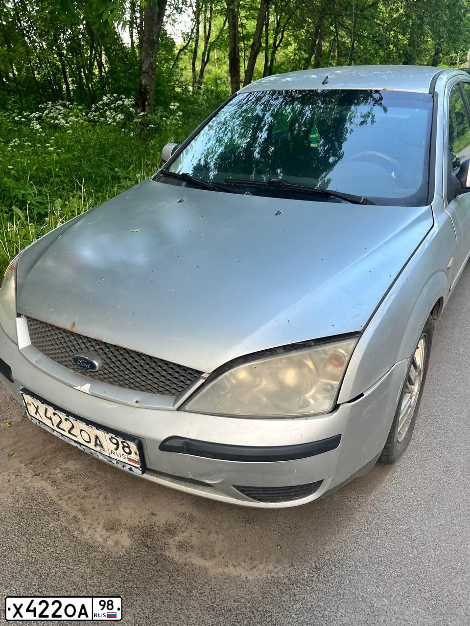Фото автомобиля FORD MONDEO, 2004 — госномер Х422ОА98. Цвет: Серебристый