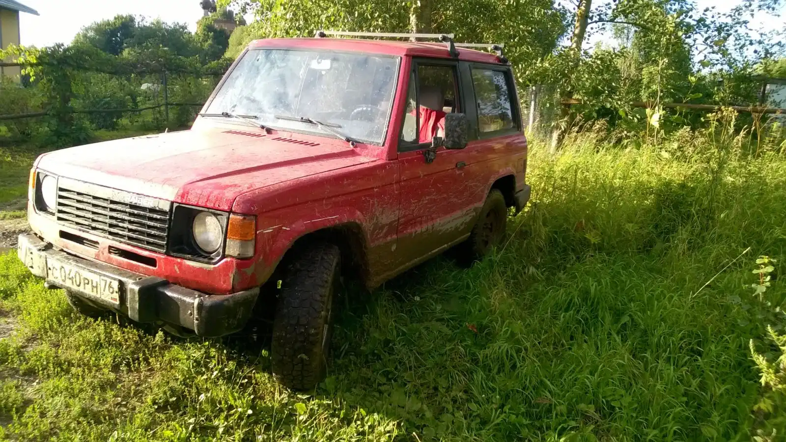 Фото автомобиля DODGE E UNSPECIFIED, 1987 — госномер С040РН76. Цвет: Красный