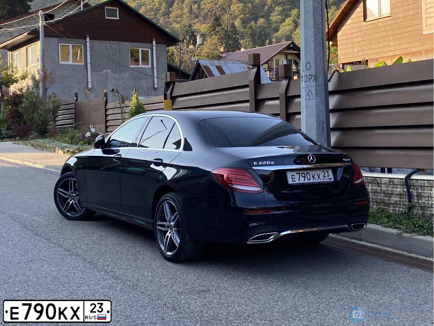 Фото автомобиля MERCEDES-BENZ БЕЗ МОДЕЛИ Е 350 Е РLUG IN НУВRID, 2017 — госномер Е790КХ23. Цвет: Коричневый
