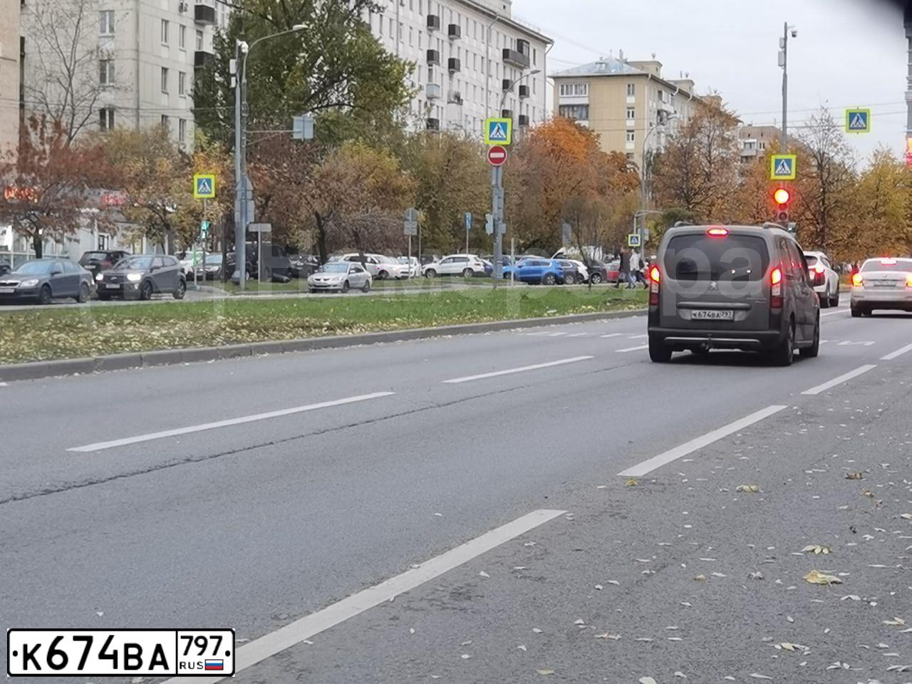 Фото автомобиля PEUGEOT PARTNER, 2013 — госномер К674ВА797. Цвет: СЕРО-ЗЕЛЕНЫЙ