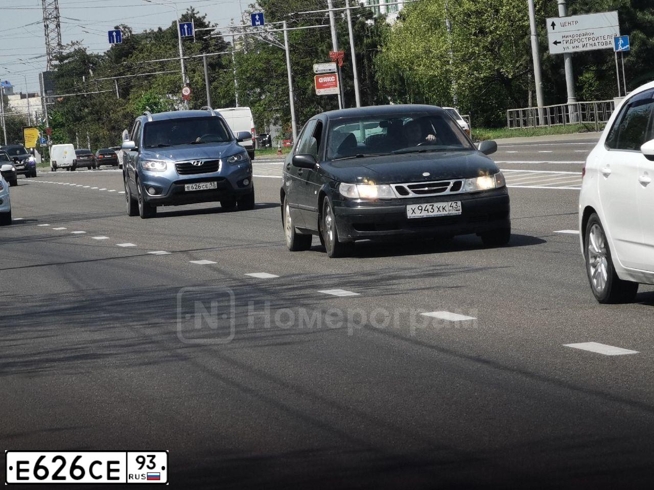 Фото автомобиля HYUNDAI SANTA FE, 2011 — госномер Е626СЕ93. Цвет: СЕРО-ГОЛУБОЙ