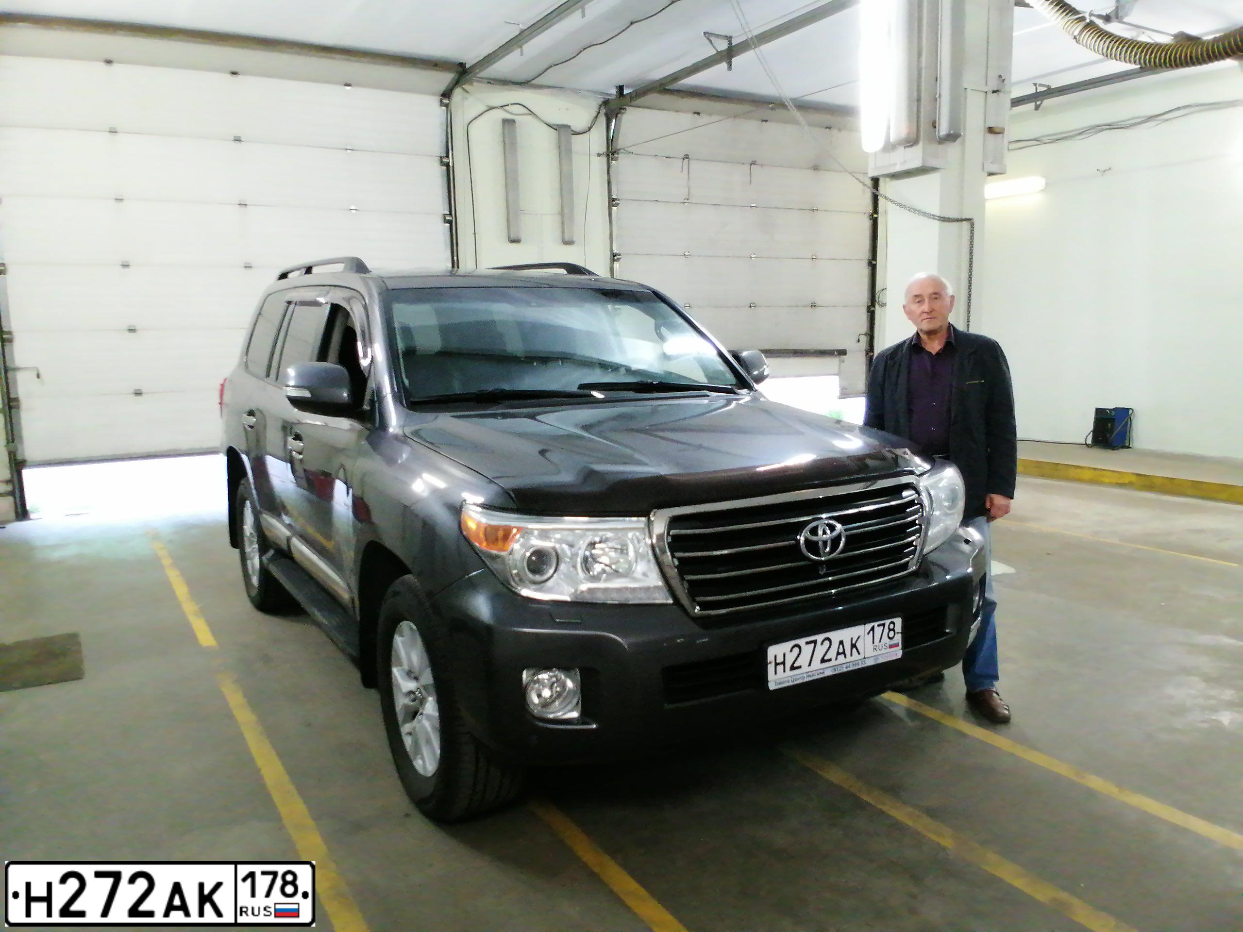 Фото автомобиля HONDA PILOT, 2008 — госномер Х304МР178. Цвет: Серый