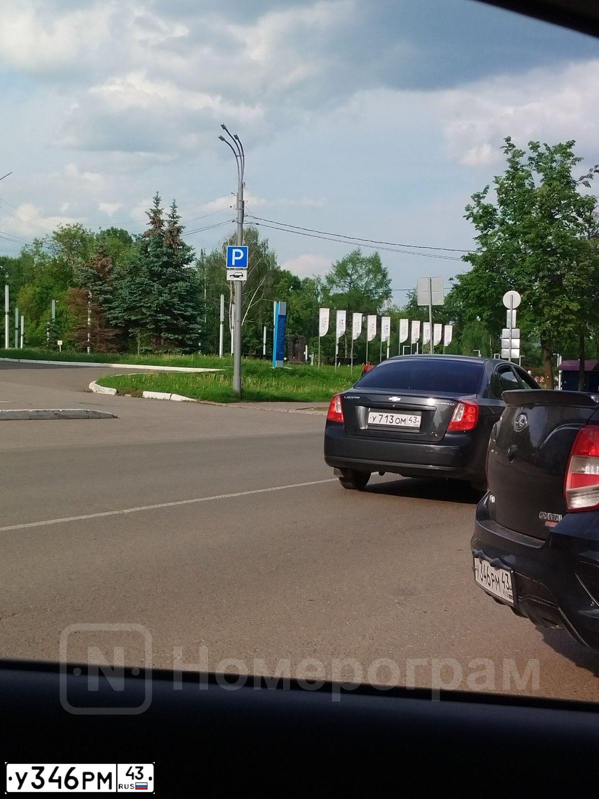 Фото автомобиля LADA 2190 GRANTA, 2013 — госномер У464СТ43. Цвет: ЧЕРНЫЙ