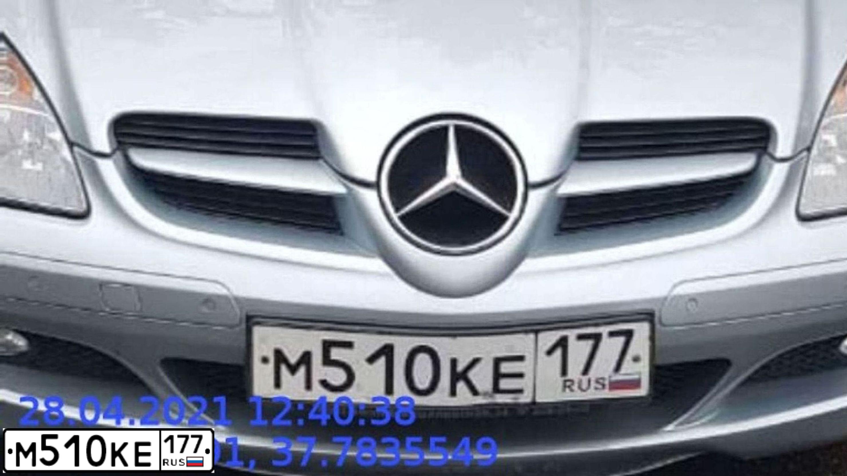 Фото автомобиля MERCEDES SLK-KLASSE, 2004 — госномер В447МР77. Цвет: СЕРЫЙ МЕТАЛЛИК