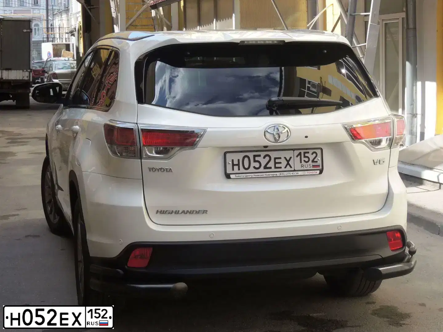 Фото автомобиля TOYOTA HIGHLANDER, 2014 — госномер Н052ЕХ152. Цвет: БЕЛЫЙ