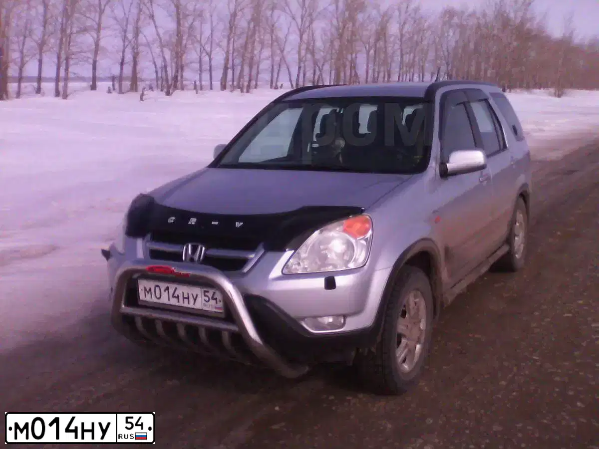Фото автомобиля HONDA CR-V, 2003 — госномер М014НУ54. Цвет: Серебристый