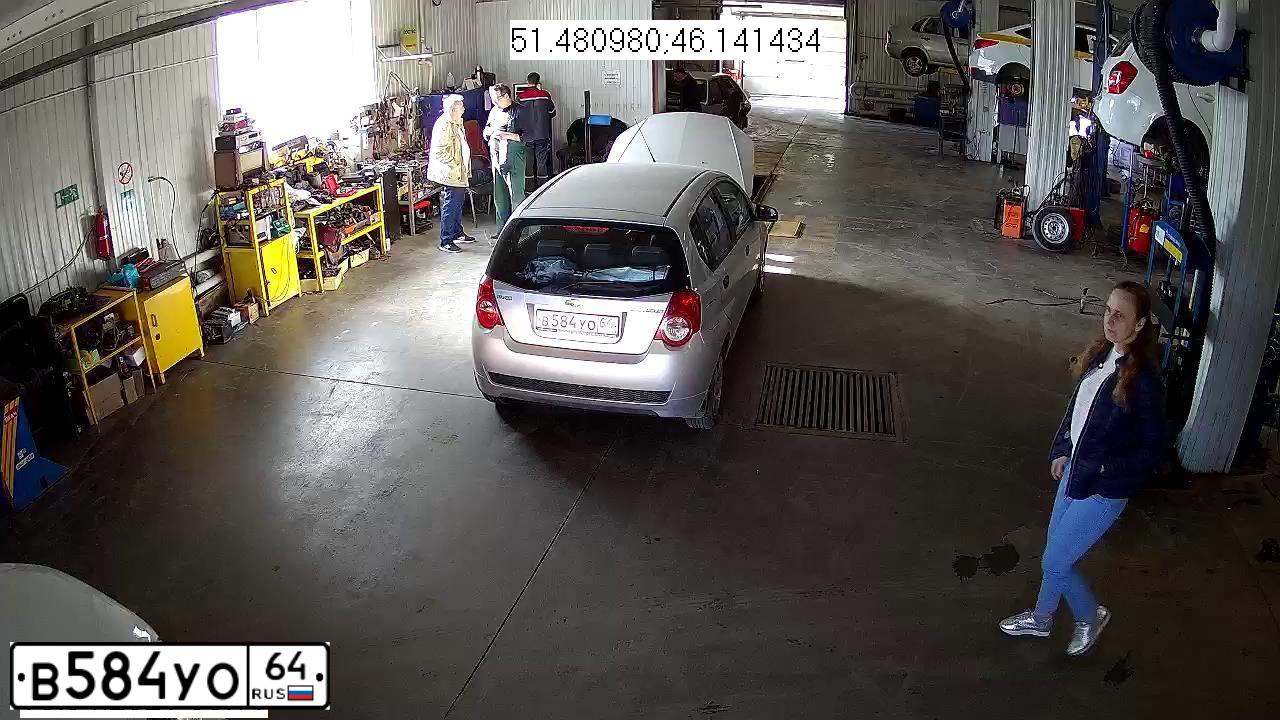 Фото автомобиля CHEVROLET СНЕVRОLЕТ КLАS, 2011 — госномер В584УО64. Цвет: СЕРЕБРИСТЫЙ