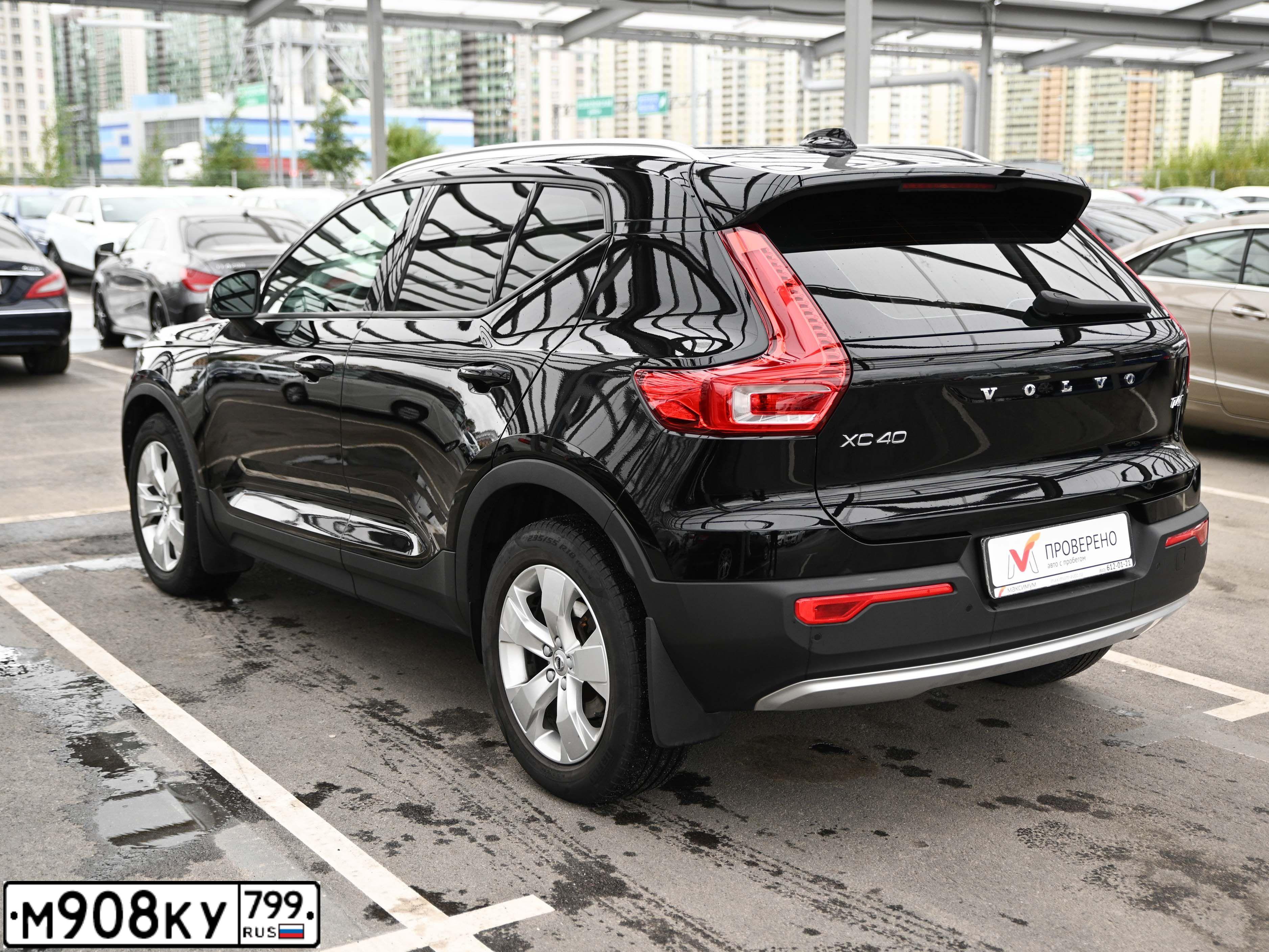 Фото автомобиля VOLVO XC40, 2018 — госномер М908КУ799. Цвет: ЧЕРНЫЙ