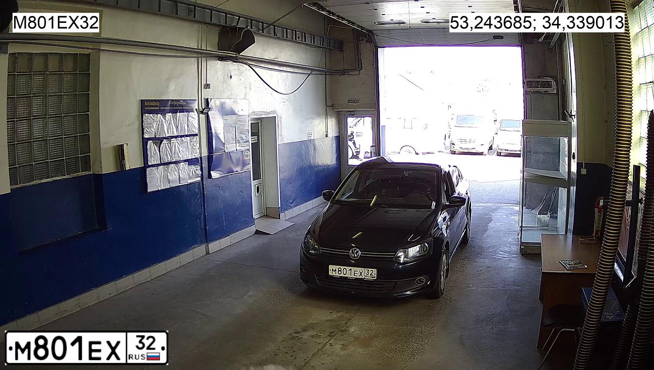Фото автомобиля VOLKSWAGEN POLO, 2011 — госномер У995МО67. Цвет: синий