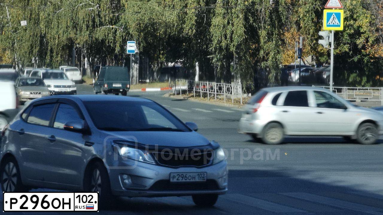 Фото автомобиля KIA RIO, 2013 — госномер О753АУ702. Цвет: СЕРЕБРИСТЫЙ