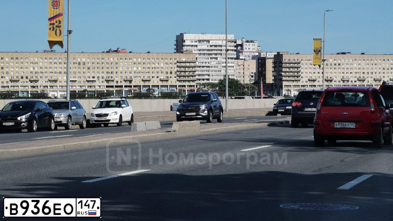 Фото автомобиля FORD FUSION, 2007 — госномер В936ЕО147. Цвет: Красный