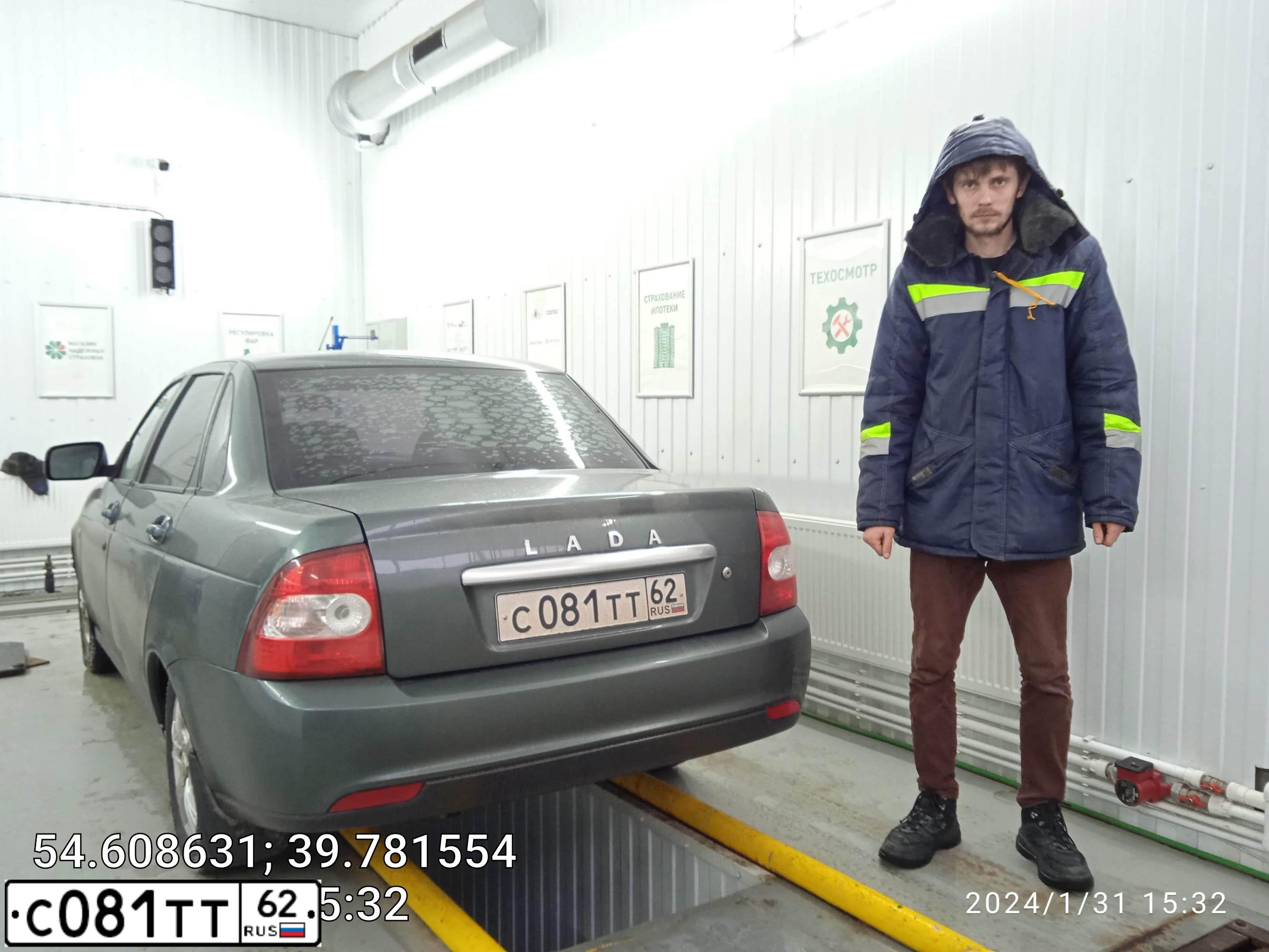 Фото автомобиля LADA 2170 PRIORA, 2011 — госномер С800ОУ62. Цвет: СЕРО-СИНЕ-ЗЕЛЕНЫЙ