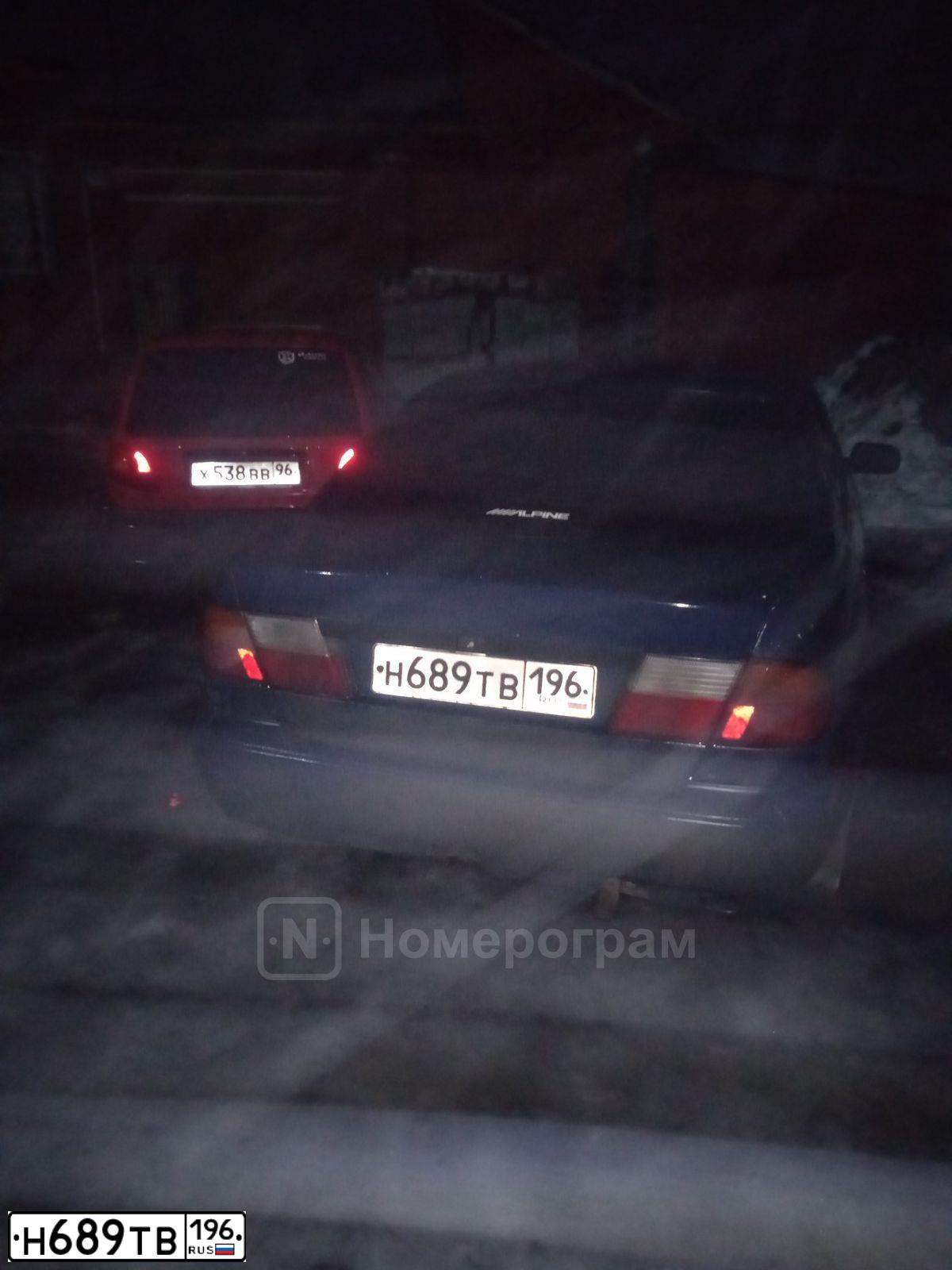 Фото автомобиля NISSAN PRIMERA, 1998 — госномер Н689ТВ196. Цвет: ТЕМНО-СИНИЙ
