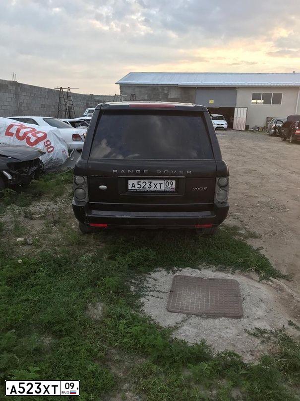 Фото автомобиля LAND ROVER RANGE ROVER, 2003 — госномер У735СО43. Цвет: ЧЕРНЫЙ
