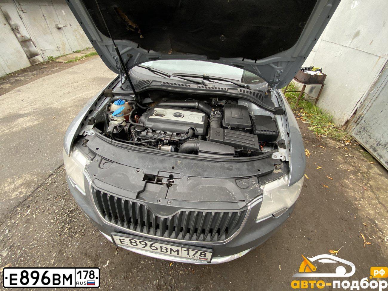 Фото автомобиля SKODA SUPERB, 2010 — госномер Н327НА15. Цвет: Серый