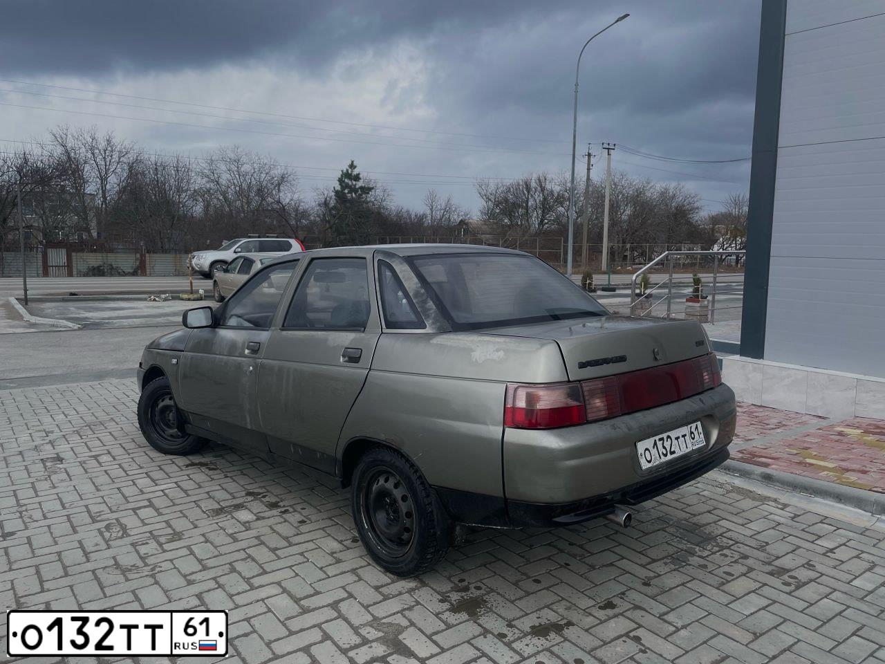 Фото автомобиля LADA 2110, 2000 — госномер О132ТТ61. Цвет: СЕРЕБР.СЕРО-ЗЕЛЕНЫЙ