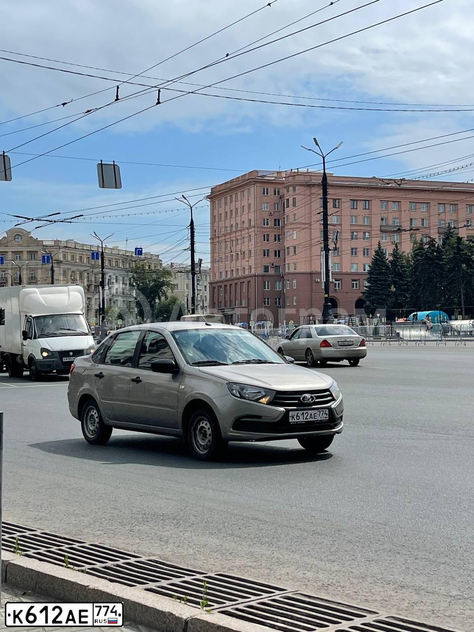 Фото автомобиля LADA 2190 GRANTA, 2020 — госномер К612АЕ774. Цвет: СЕРЫЙ