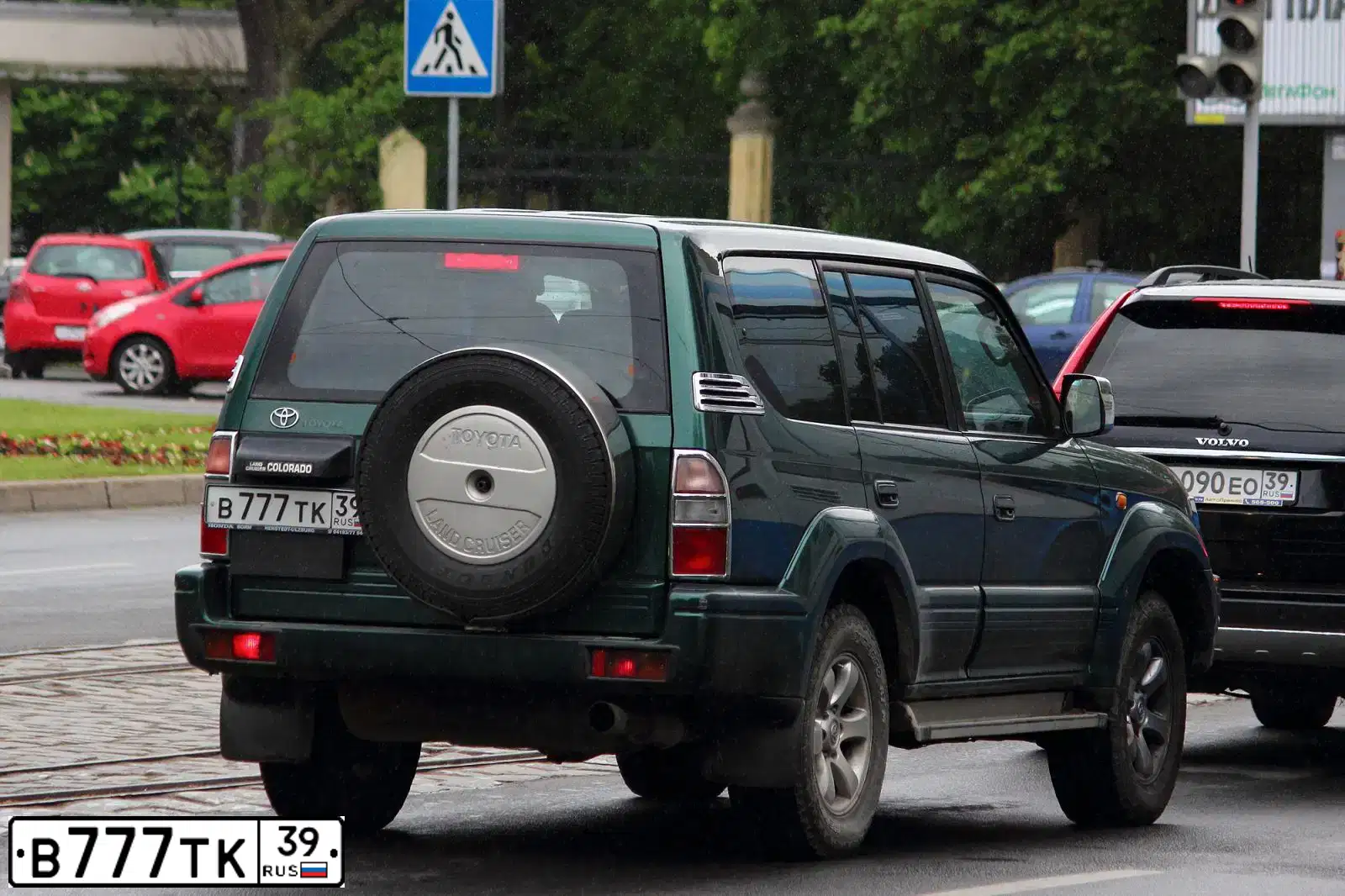 Фото автомобиля TOYOTA LANDCRUISER, 1997 — госномер С848СХ39. Цвет: ЗЕЛЕНЫЙ