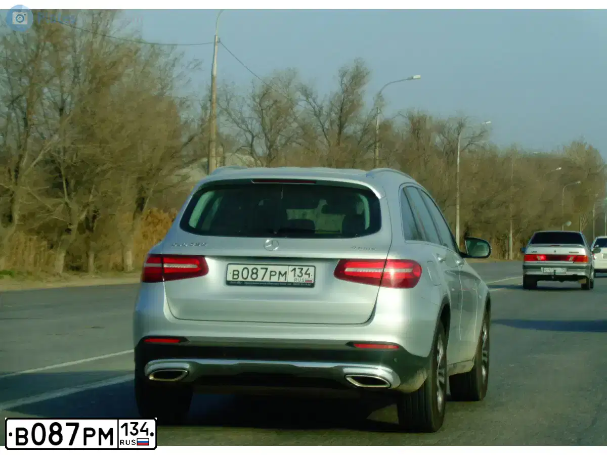 Фото автомобиля MERCEDES GLC-KLASSE, 2015 — госномер Е329МВ702. Цвет: СЕРЕБРИСТЫЙ