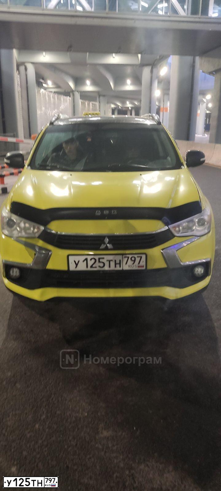 Фото автомобиля MITSUBISHI ASX, 2012 — госномер У125ТН797. Цвет: ЧЕРНЫЙ
