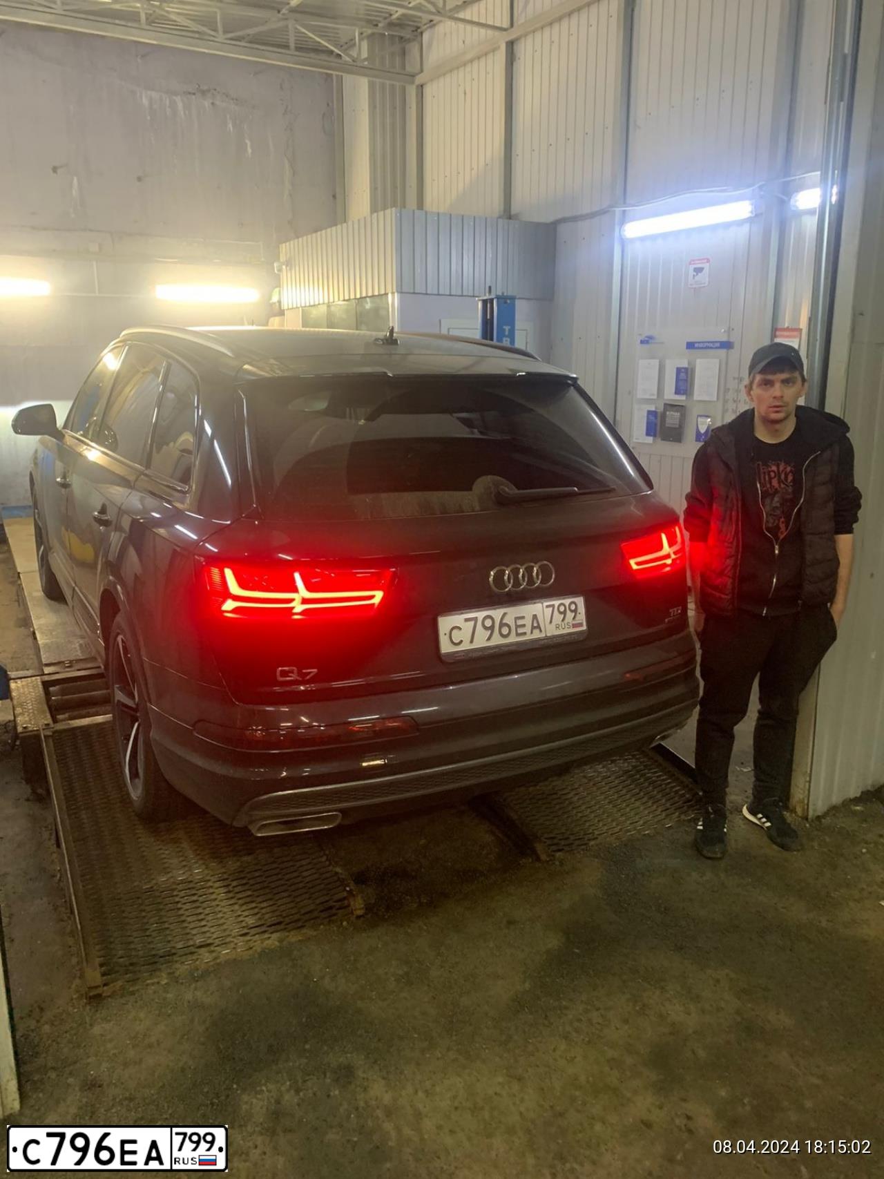 Фото автомобиля AUDI Q7, 2017 — госномер С796ЕА799
