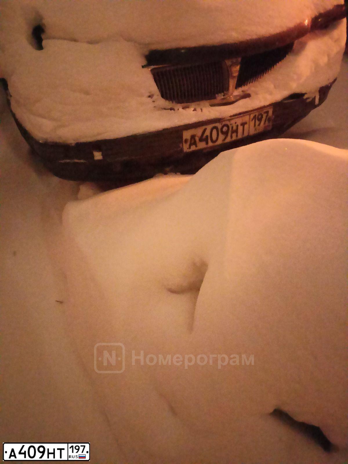 Фото автомобиля GAZ 3110 WOLGA, 2002 — госномер А409НТ197. Цвет: СЕРО-ЗЕЛЕНЫЙ
