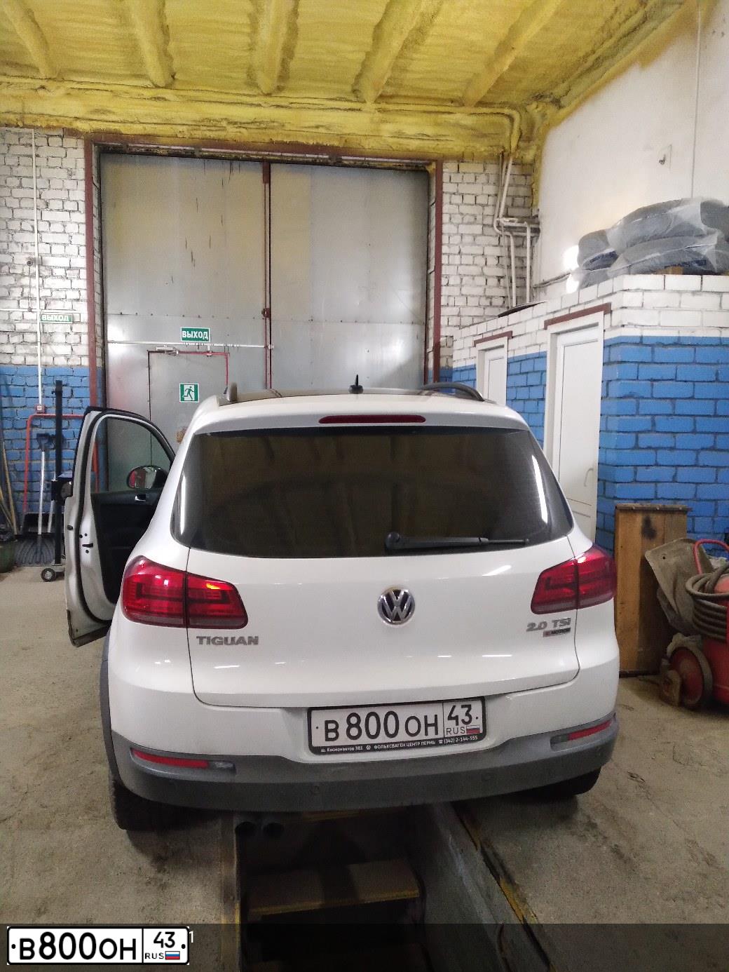 Фото автомобиля OPEL ASTRA, 2013 — госномер Р602УА43. Цвет: Белый