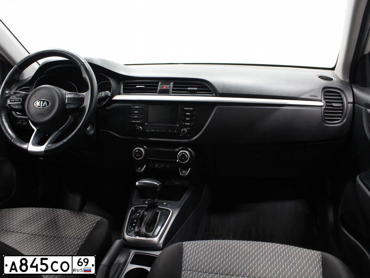 Фото автомобиля KIA RIO, 2019 — госномер В188УН69. Цвет: СЕРЫЙ