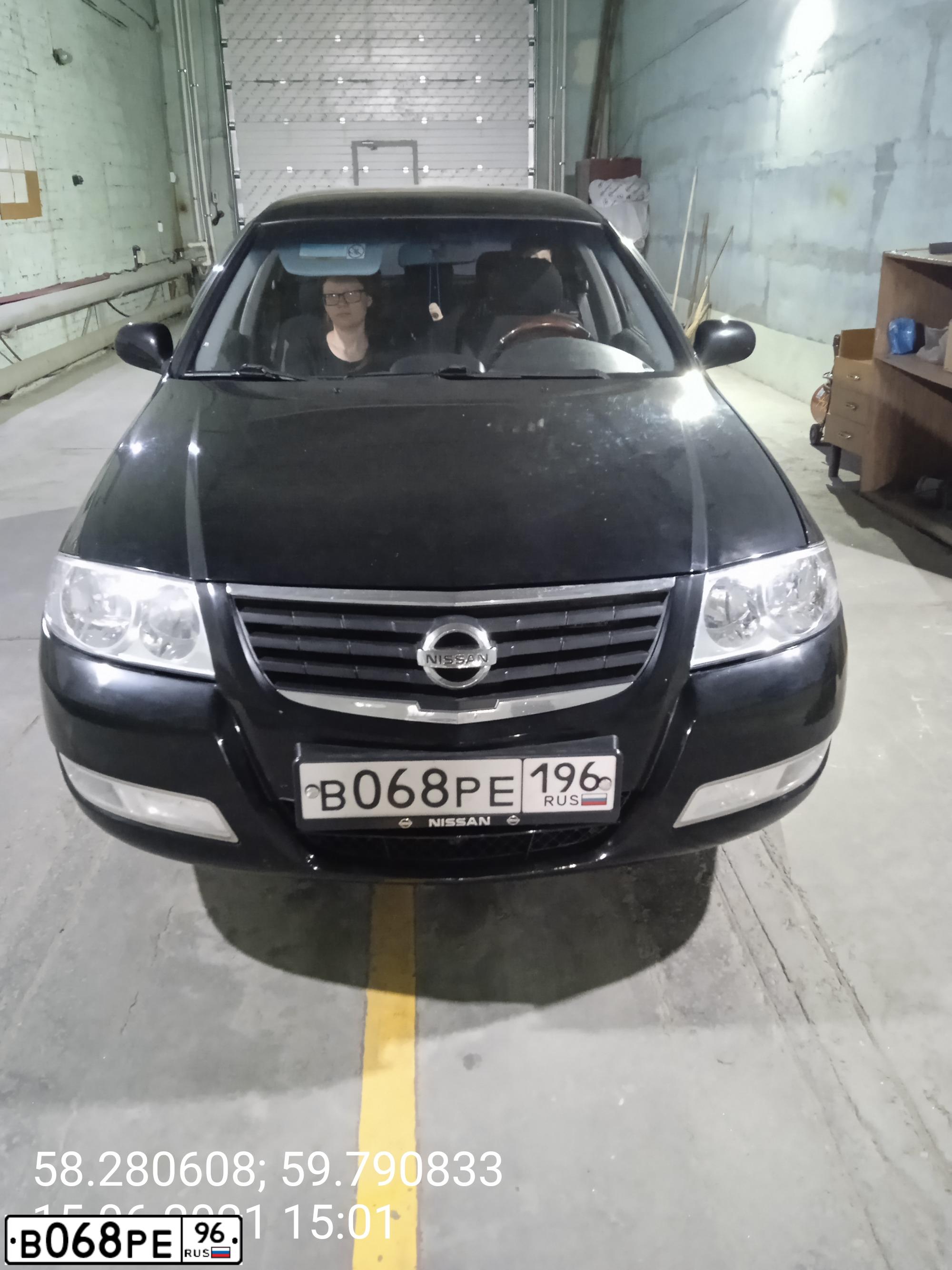 Фото автомобиля NISSAN ALMERA, 2009 — госномер В068РЕ196. Цвет: ЧЕРНЫЙ
