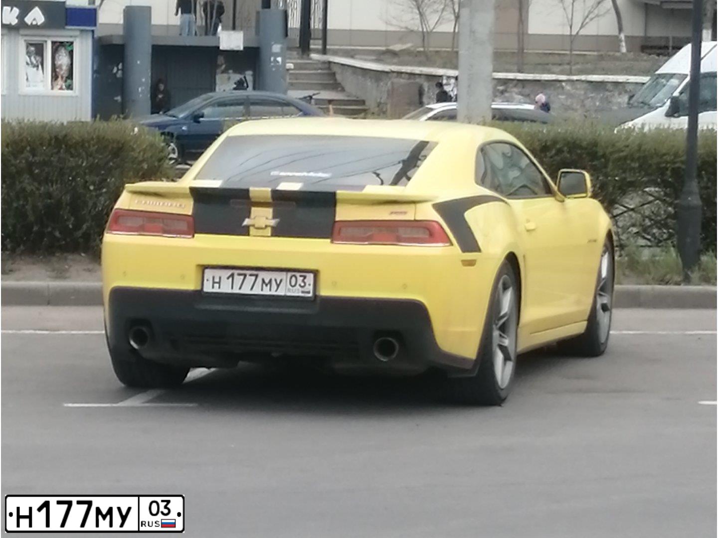 Фото автомобиля CHEVROLET CAMARO, 2013 — госномер Н177МУ03. Цвет: ЖЕЛТЫЙ